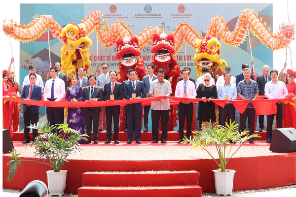 Khai mạc Hội chợ Quốc tế Hàng Phong Cách Ngoài Trời tại Quy Nhơn 2024 (Q-FAIR 2024).