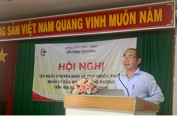 Ảnh: Ông Trần Thúc Kham – Phó Giám đốc Sở, phát biểu chỉ đạo tại Hội nghị tập huấn